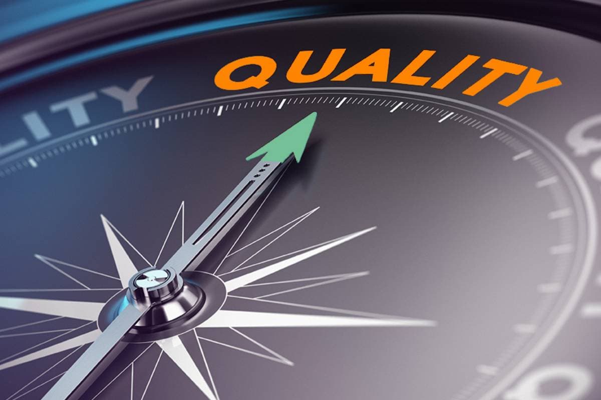Kompass som pekar mot "Quality"